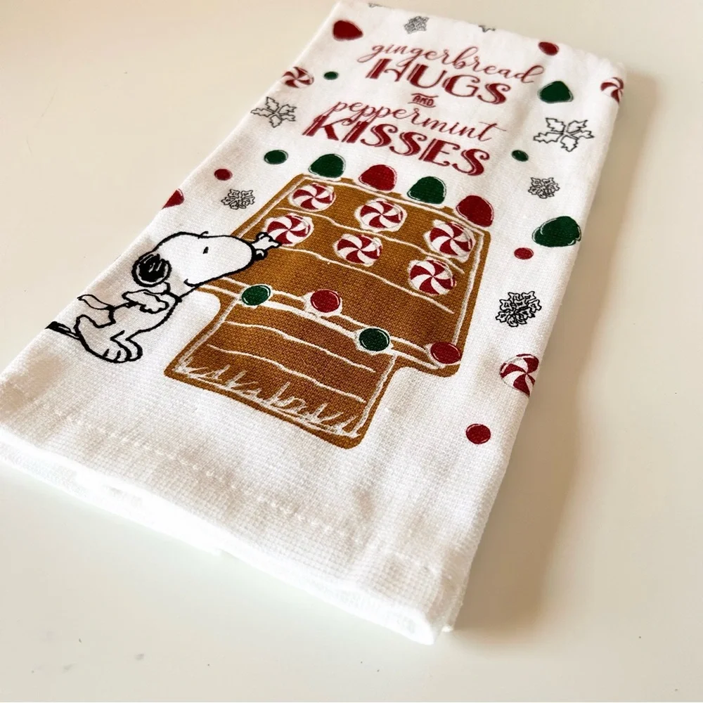 Peanuts Snoopy Gingerbread Christmas Towel Set - Picture 3 of 4